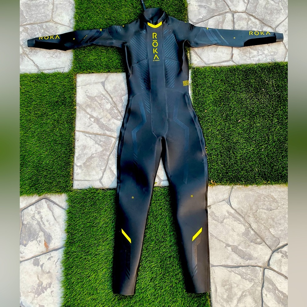 ROKA maverick Pro II Wetsuit. Size Medium.
